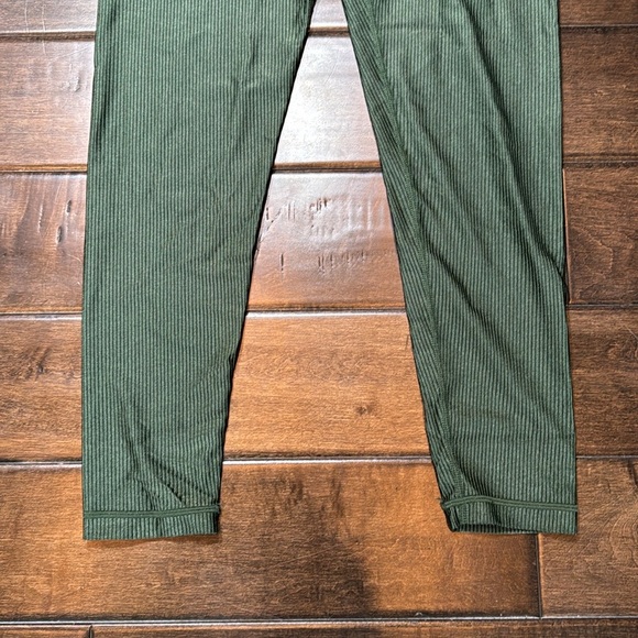 ❤️3/$30 Offline by Aerie Ribbed HiRise Leggings - Picture 5 of 9